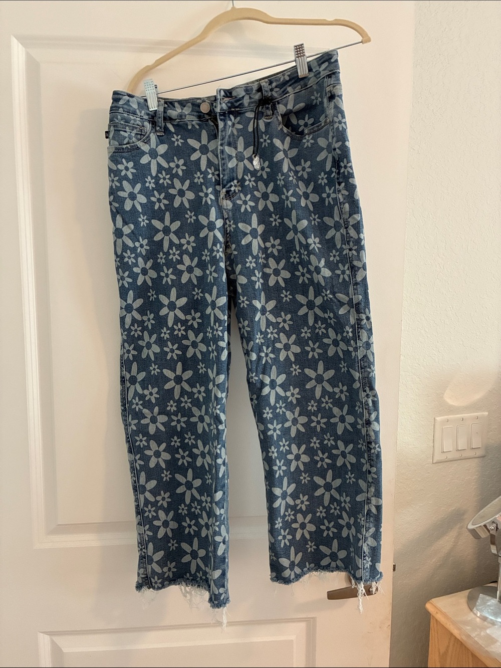 Judy Blue Jeans, Flowered Capris, unfinished bottom hem.